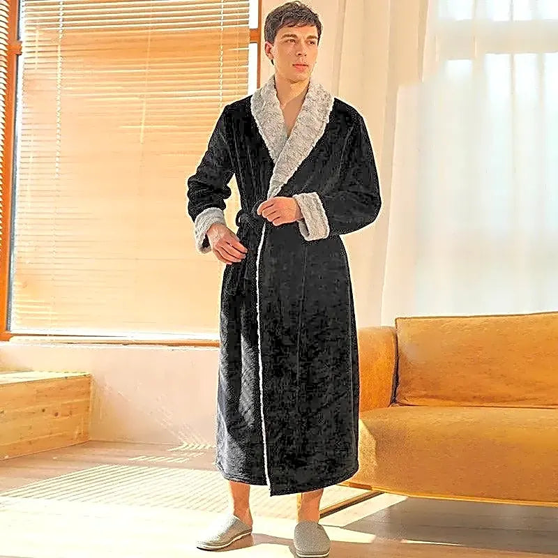 Ciepły męski szlafrok polarowy w kolorze czarnym z luksusowym futrzanym kołnierzem, fason kimono.