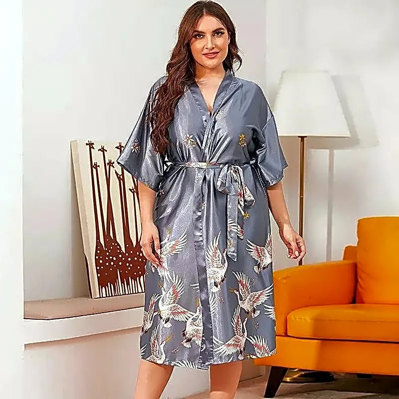 Szary szlafrok damski kimono plus size z satyny, długi, z japońskim wzorem w żurawie